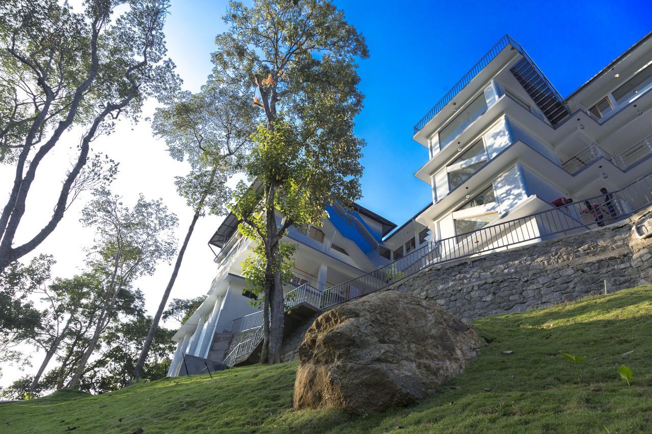 Hostess Thekkady Hotel Exterior photo