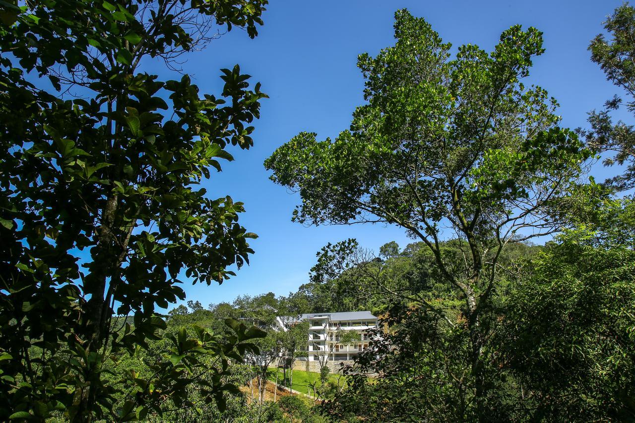 Hostess Thekkady Hotel Exterior photo