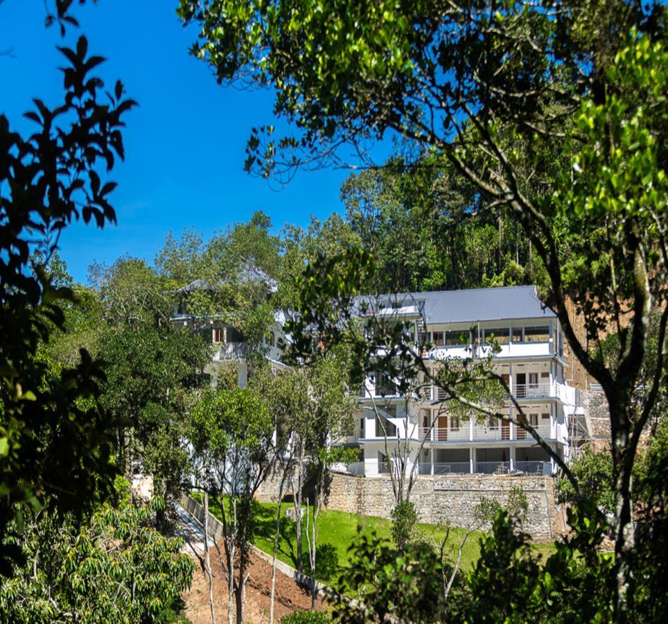 Hostess Thekkady Hotel Exterior photo