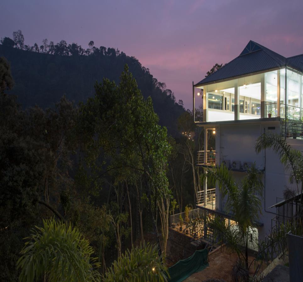 Hostess Thekkady Hotel Exterior photo