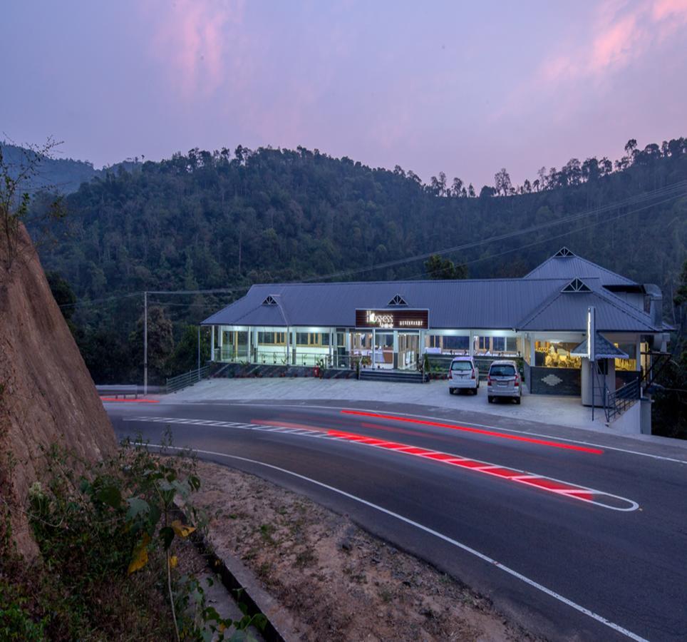 Hostess Thekkady Hotel Exterior photo