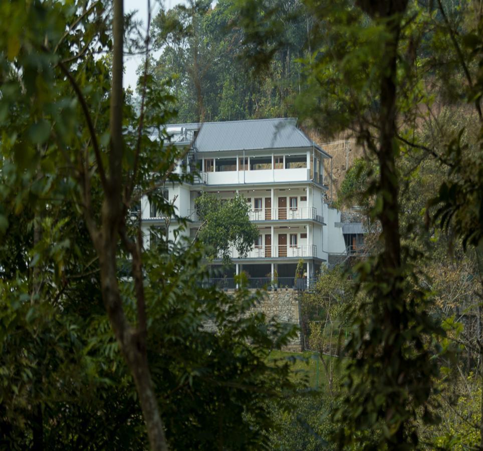 Hostess Thekkady Hotel Exterior photo