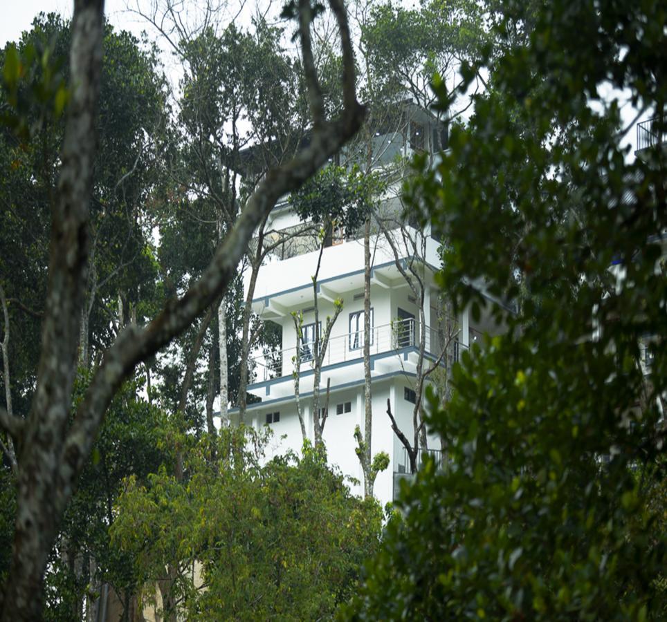Hostess Thekkady Hotel Exterior photo