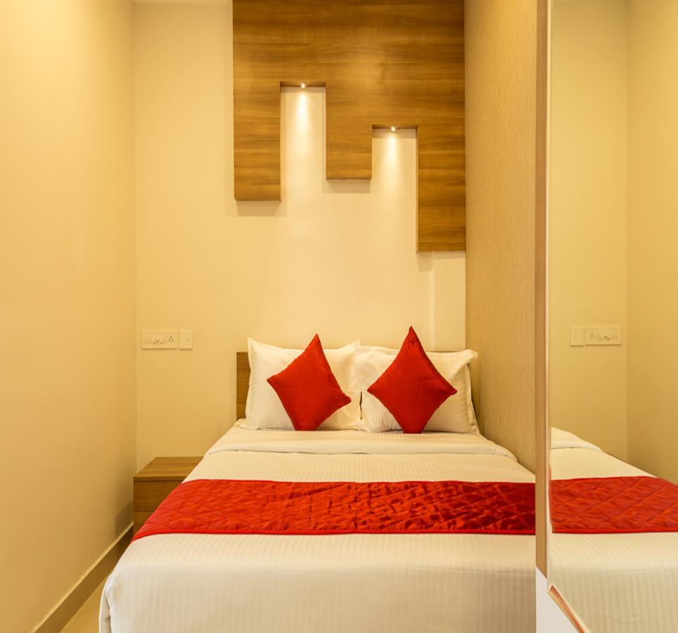 Hostess Thekkady Hotel Exterior photo