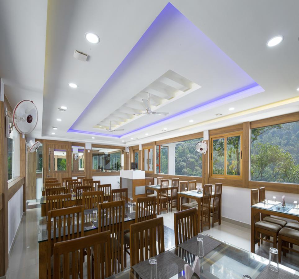 Hostess Thekkady Hotel Exterior photo