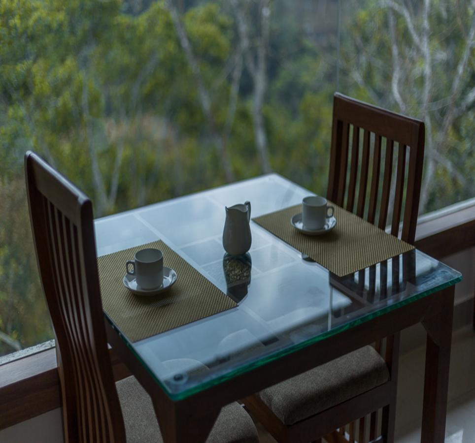Hostess Thekkady Hotel Exterior photo